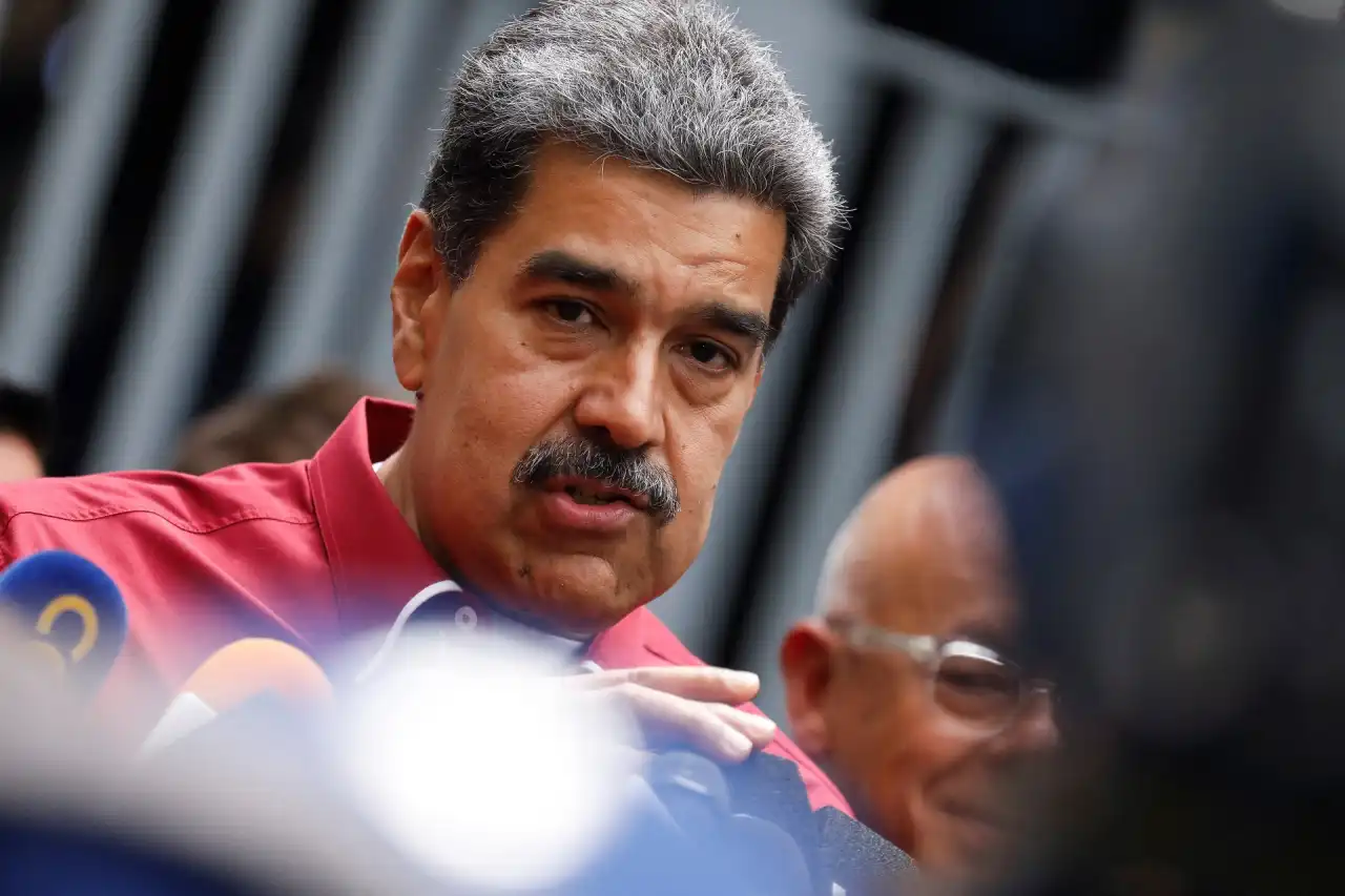 EUA pressionam para saída de Maduro por actividades ilegais
