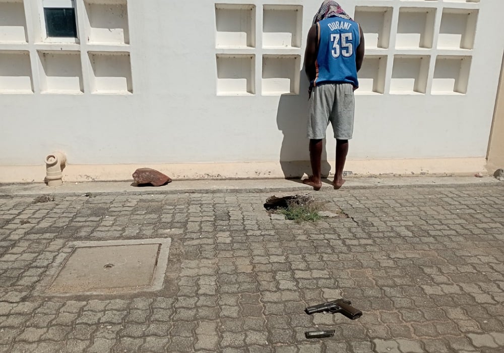 Cidadão malawiano detido em Tete por posse ilegal de arma de pressão