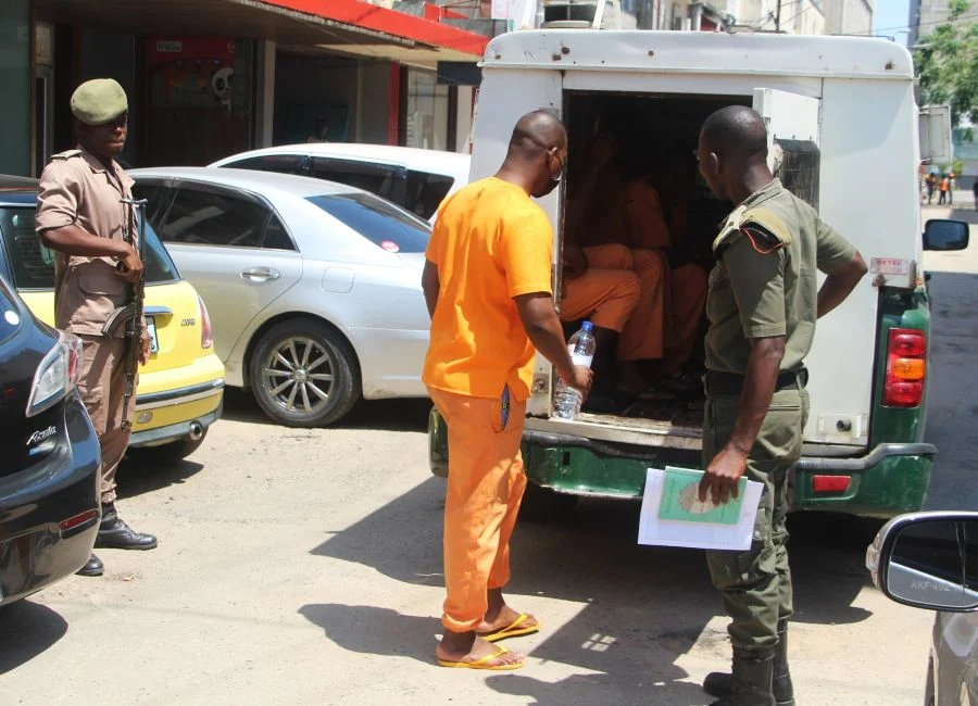 Moçambique testa pulseiras electrónicas para reduzir superlotação prisional