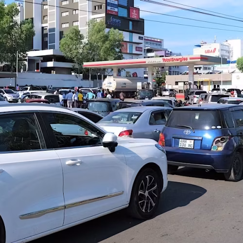 ARENE fiscaliza postos de combustíveis em resposta a filas em Maputo e Matola