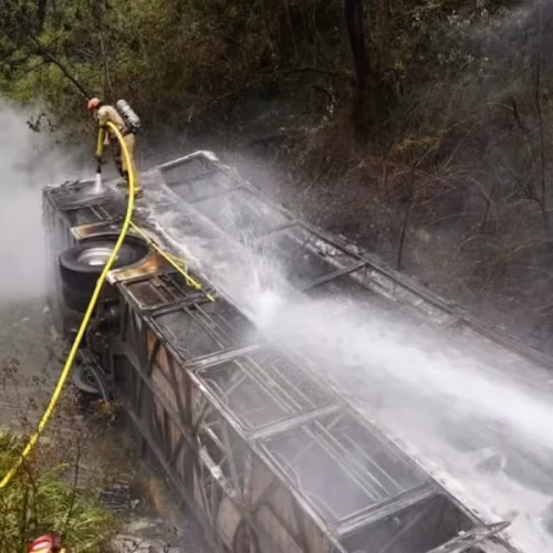 Acidente com autocarro no Equador resulta em pelo menos 11 mortes