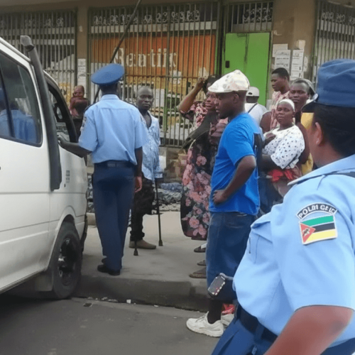 Acidente com transporte semi-colectivo em Maputo faz um morto e um ferido