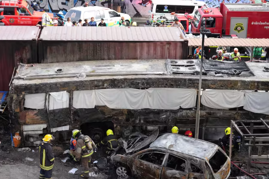 Acidente entre comboio e autocarro deixa 8 mortos na Tailândia