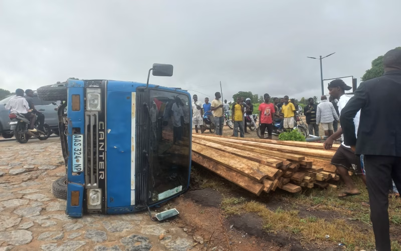 Acidente grave em Nampula deixa duas pessoas feridas
