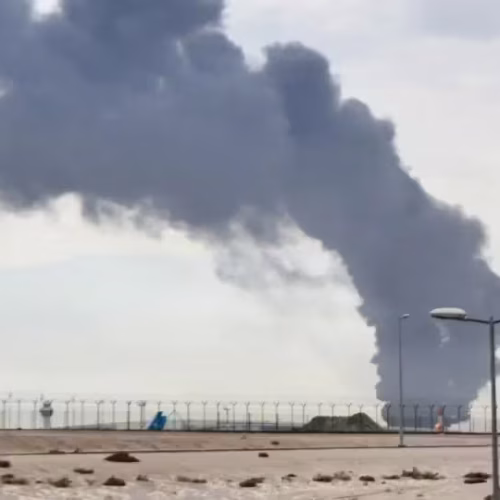 Aeroporto do Kuwait incendiado após ataque com drones iranianos
