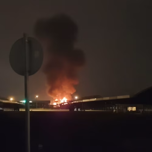 Ataque com drones atinge aeroporto do Kuwait e provoca incêndio