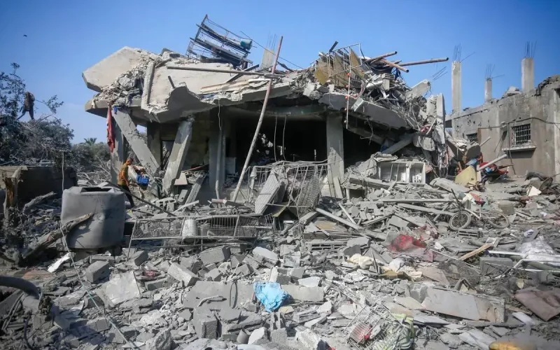 Ataques na Faixa de Gaza causam 11 mortes e agravam tensão no cessar-fogo