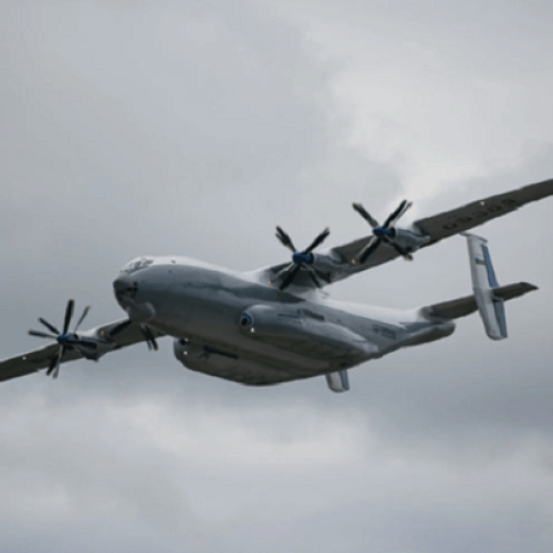 Avião militar russo despenha-se a nordeste de Moscovo com sete pessoas a bordo
