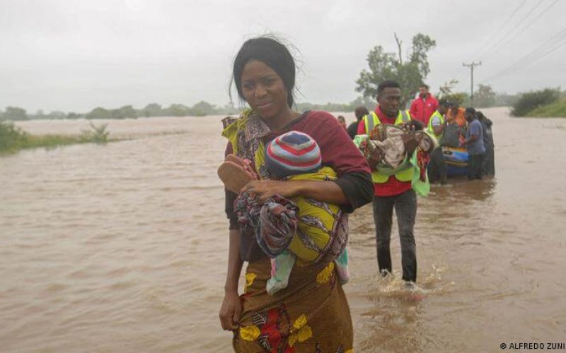 Cheias em Moçambique fazem 124 mortos e afectam mais de 720 famílias