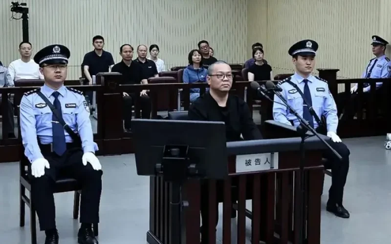 China executa banqueiro por corrupção avaliada em 156 milhões de dólares