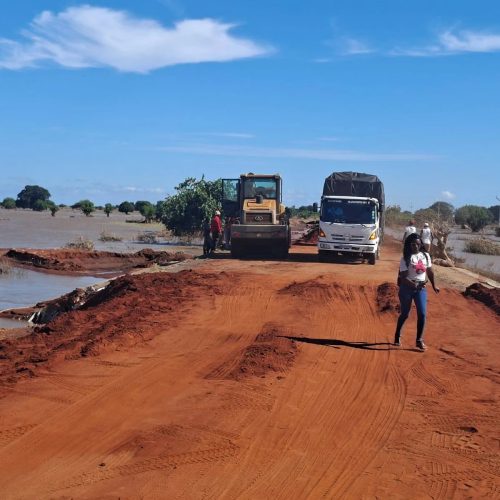Circulação rodoviária restabelecida entre Sul e Norte, mas apenas para veículos ligeiros