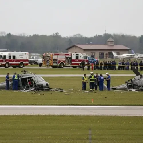 Colisão entre dois helicópteros em Nova Jersey provoca pelo menos uma morte
