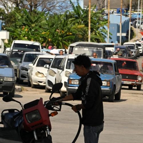 Cuba alerta sobre falta de combustível para voos devido a boicote dos EUA
