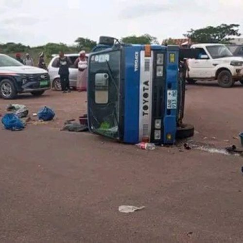 Despiste de camião em Boane provoca um morto e 41 feridos