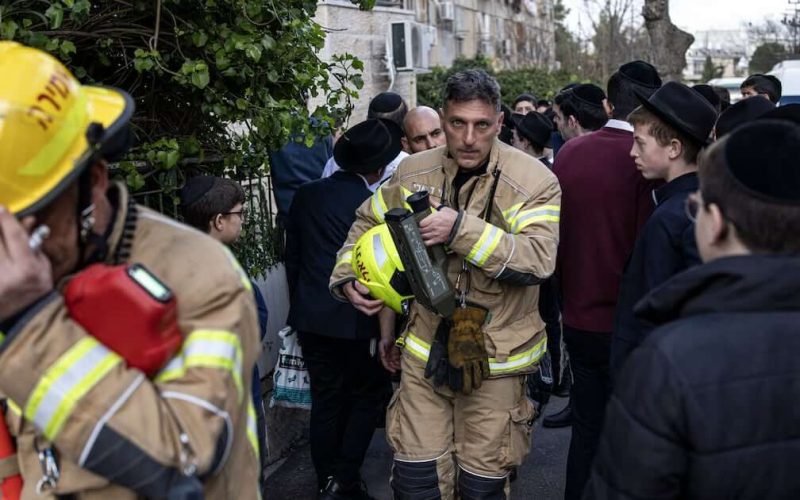 Dois bebés morrem e dezenas de crianças são hospitalizadas em Jerusalém