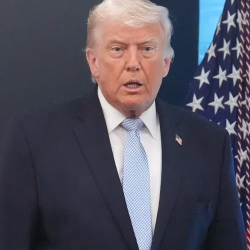 Donald Trump defende pressão máxima para forçar entendimento com o Irão