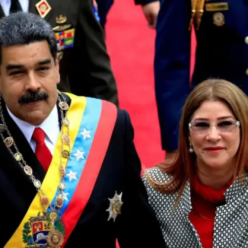 EUA capturam Nicolás Maduro e primeira-dama e anunciam julgamento em Nova Iorque