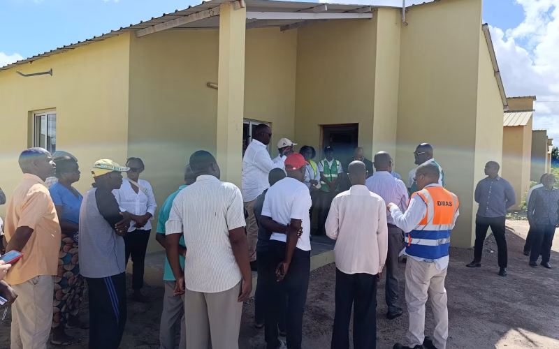 Empreiteiros devem corrigir falhas em casas de vítimas da Lixeira de Hulene