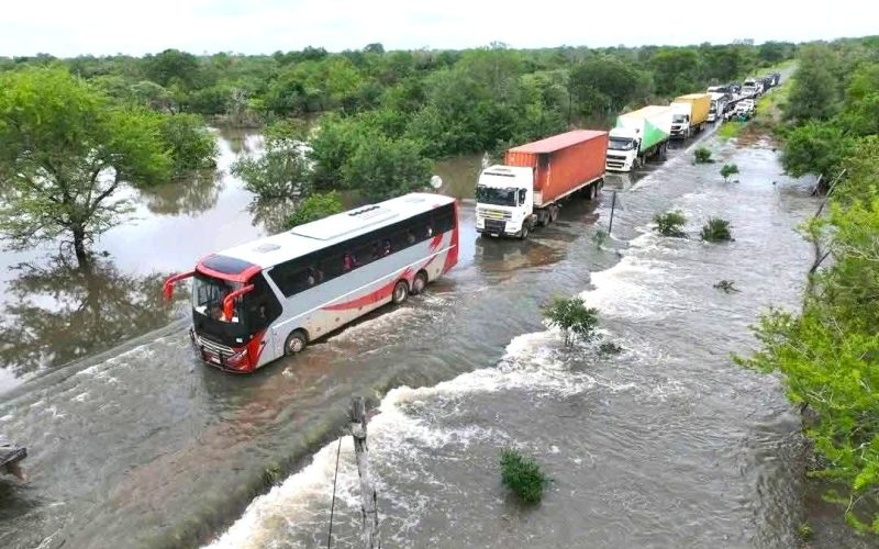 Estradas em Gaza ficam intransitáveis devido a chuvas intensas