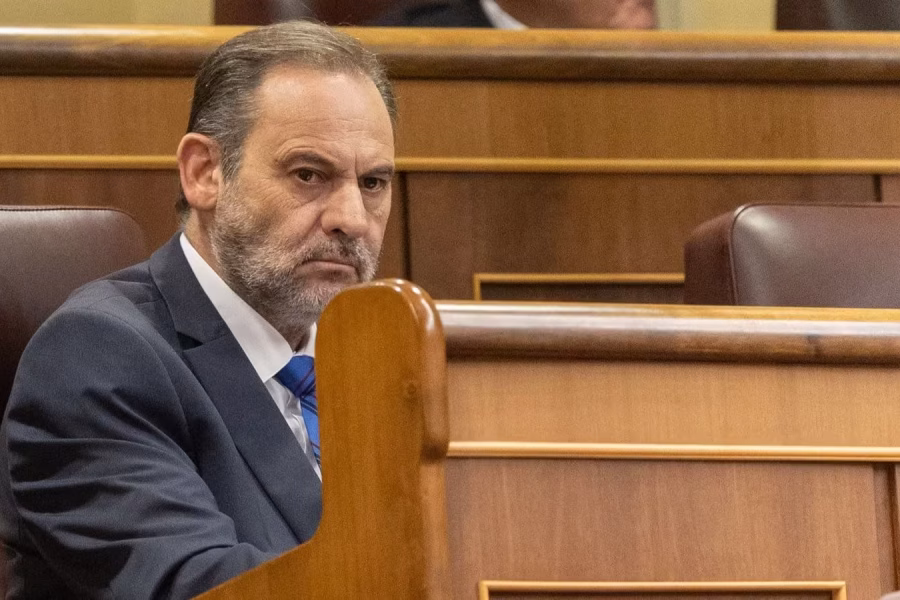 Ex-ministro espanhol condenado a mais de 24 anos de prisão por corrupção
