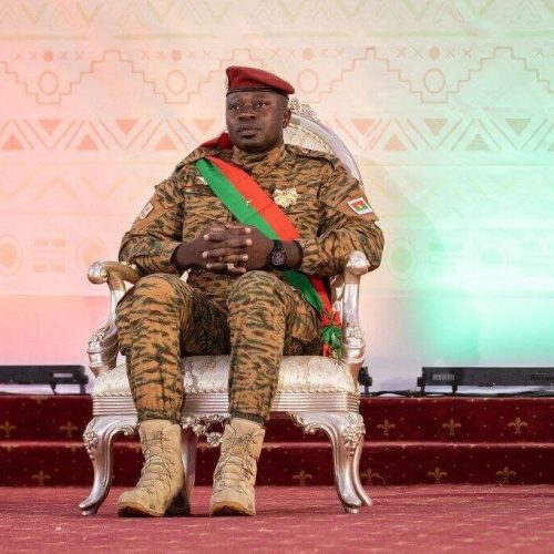 Ex-presidente do Burkina Faso detido no exílio por suspeitas de conspiração golpista