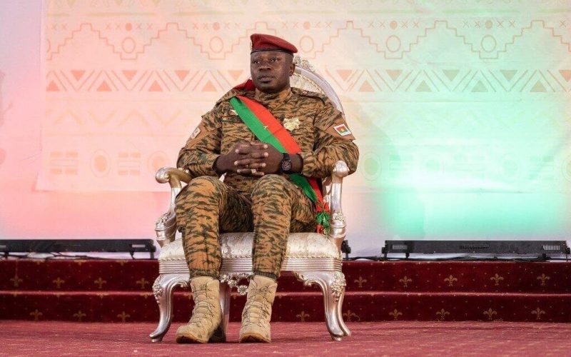 Ex-presidente do Burkina Faso detido no exílio por suspeitas de conspiração golpista