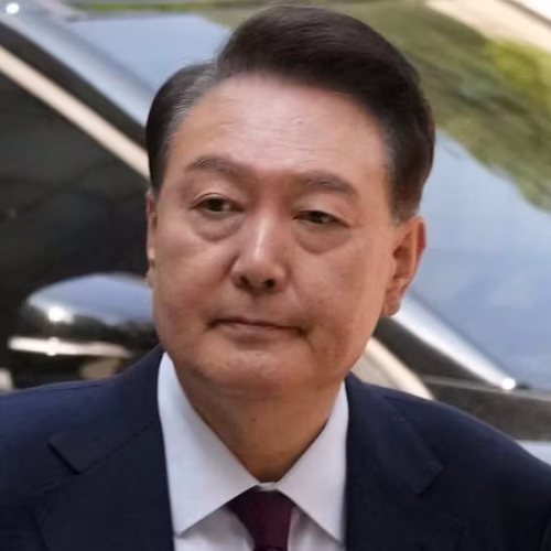 Ex-presidente sul-coreano condenado a 30 anos por abuso de poder