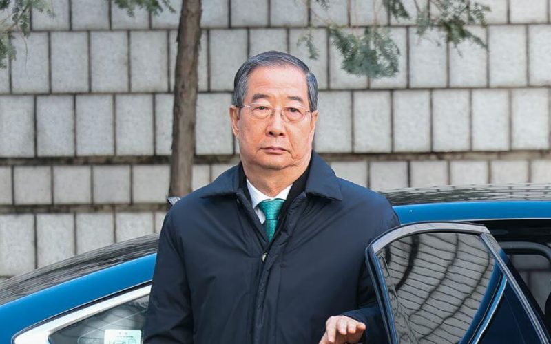 Ex-primeiro-ministro sul-coreano condenado a 23 anos por envolvimento na lei marcial