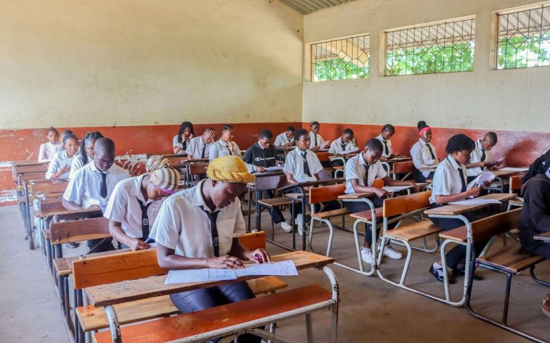 Exames anulados em Novembro voltam a ser realizados esta semana