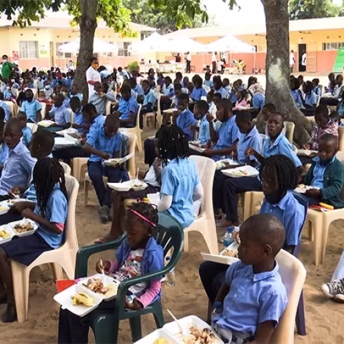 Expansão do programa de alimentação escolar contempla mais 140 mil crianças em Nampula até 2029