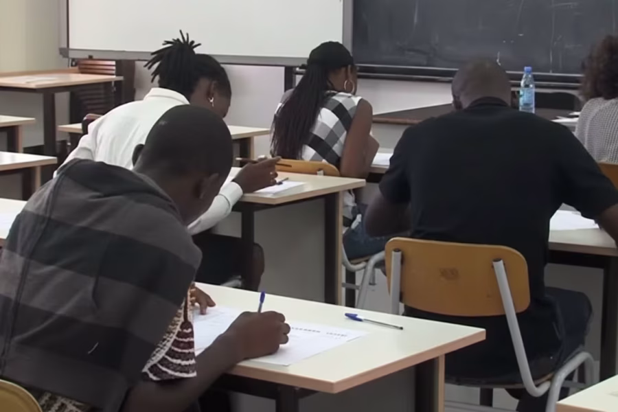 Funcionários expulsos por violação de exames na Zambézia