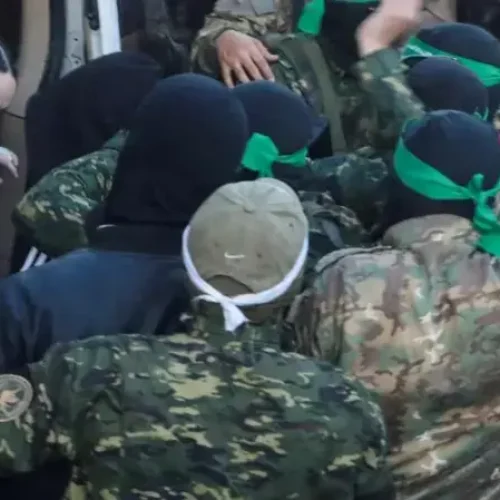 Hamas rejeita segunda fase do cessar-fogo enquanto Israel violar acordo