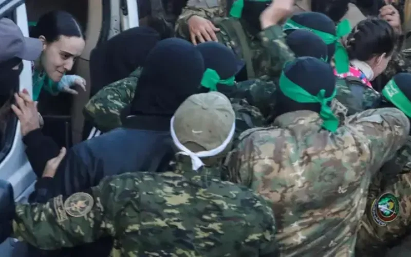Hamas rejeita segunda fase do cessar-fogo enquanto Israel violar acordo