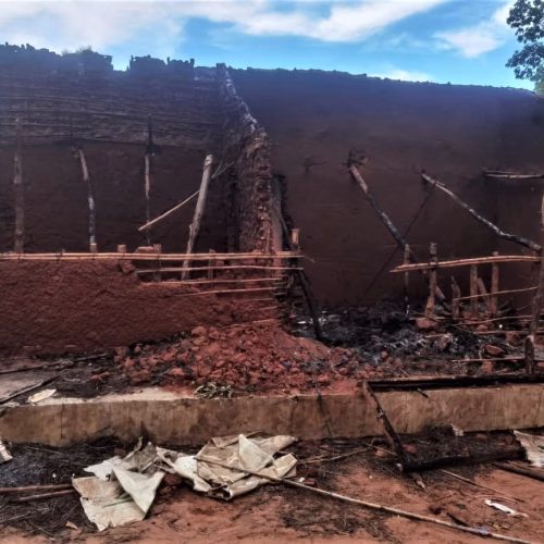 Casas de líderes comunitários incendiadas em Mossuril