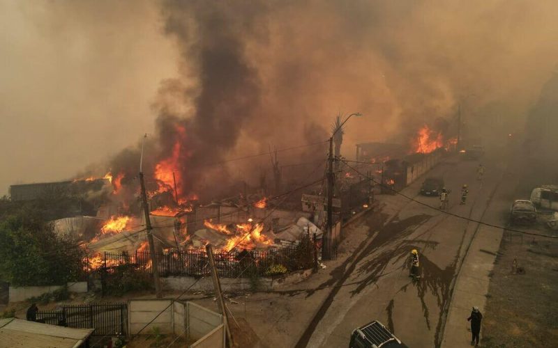 Incêndios devastadores atingem sul do Chile e causam 15 mortos