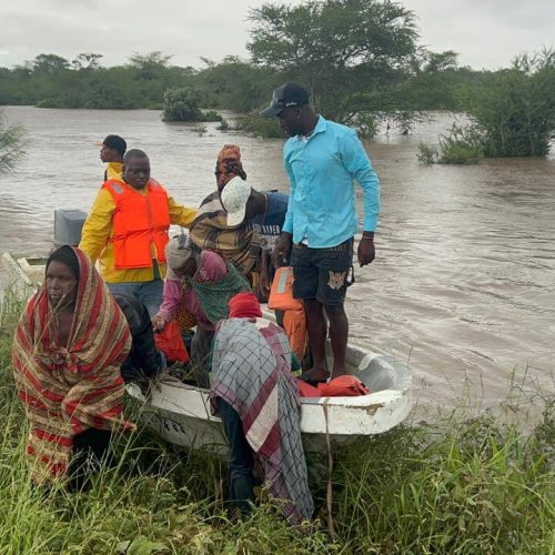 Inundações no Limpopo forçam evacuação fluvial de viajantes