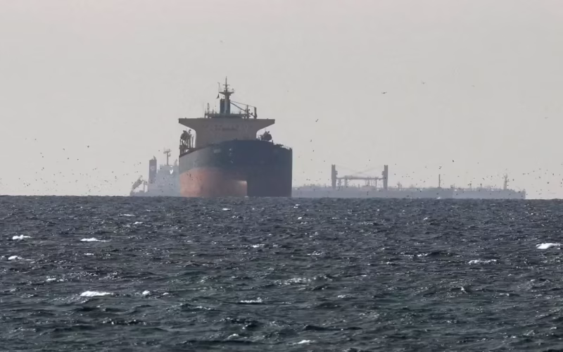 Irão fecha Estreito de Ormuz em resposta a bombardeamentos israelitas