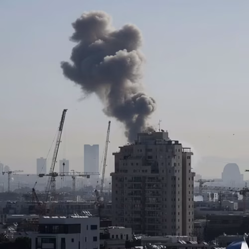 Irão lança ataque com mísseis contra Tel Aviv