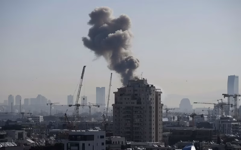 Irão lança ataque com mísseis contra Tel Aviv