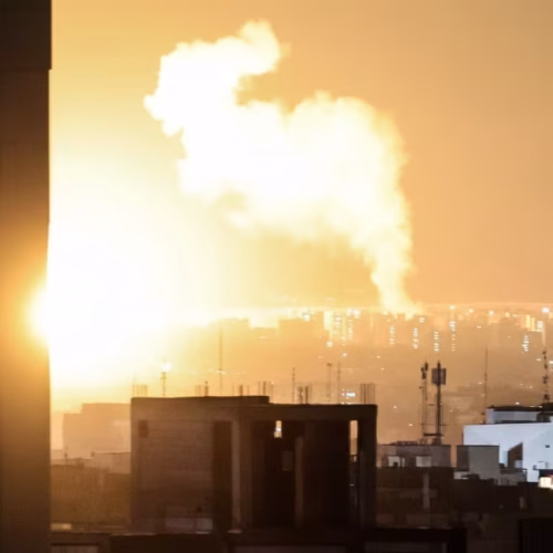 Israel intensifica ofensiva contra o Irã e Líbano em nova fase da guerra