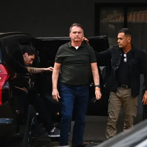 Jair Bolsonaro deverá submeter-se a intervenção cirúrgica