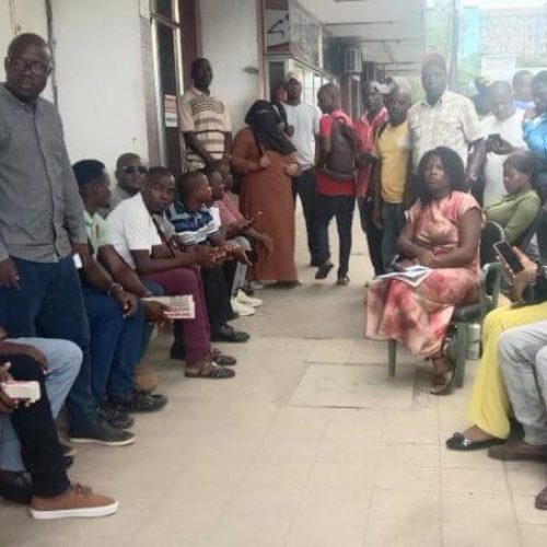 Jornalistas do Diário de Moçambique retomam trabalho após acordo salarial