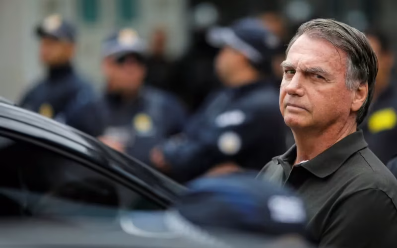 Juiz Alexandre de Moraes proíbe visita de Javier Milei a Jair Bolsonaro