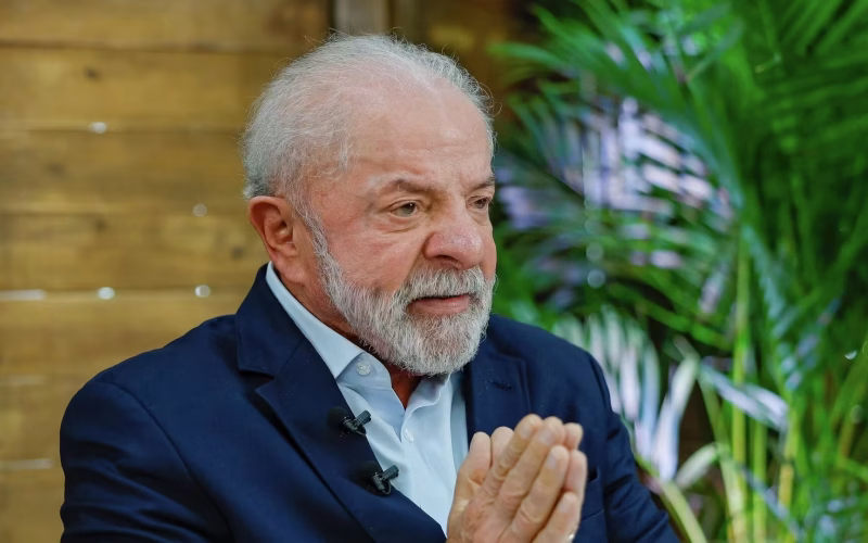 Lula da Silva acusa Flávio Bolsonaro de querer “vender o Brasil” aos EUA