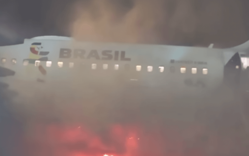 Mais de 180 passageiros evacuados após incêndio em avião prestes a descolar