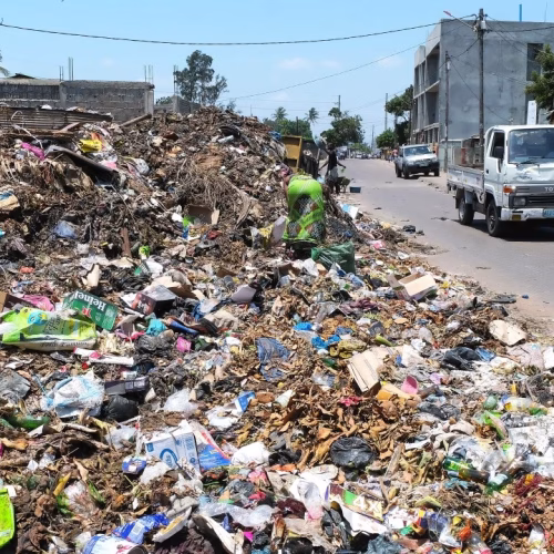 Maputo enfrenta crise de lixo com nova campanha de limpeza