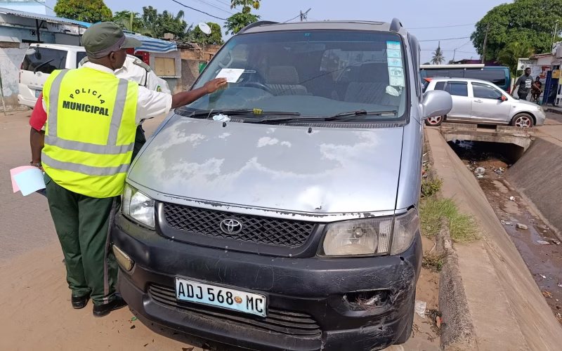 Polícia Municipal intensifica acções contra sucatas na cidade de Maputo