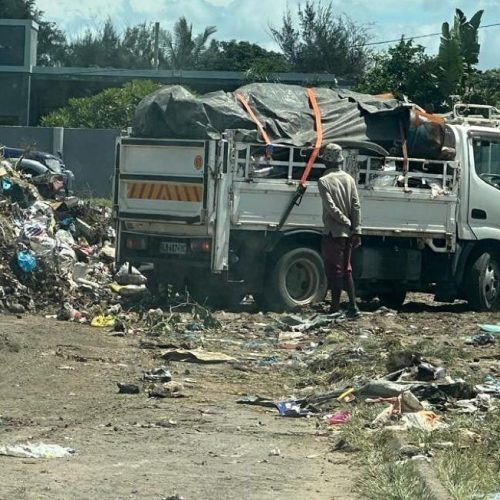 Maputo multa automobilista por despejo ilegal de lixo