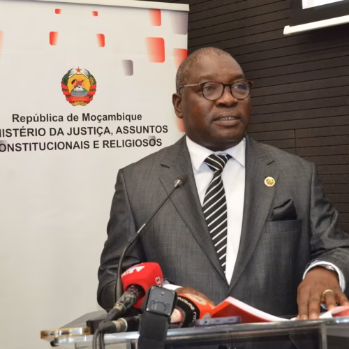Moçambique lança nova colecção de Direito Penal Internacional para combater crime organizado