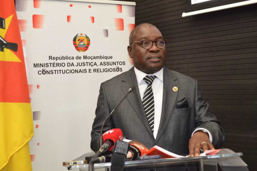 Moçambique lança nova colecção de Direito Penal Internacional para combater crime organizado